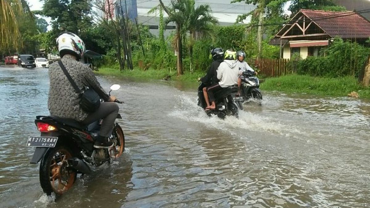 5个地区的Jambi Meluas洪水,省政府设定了灾害应急状态