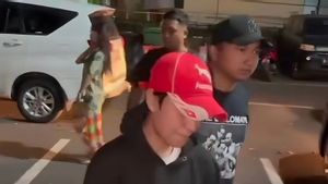 Perampok Taksi Online Ditangkap saat Sembunyi Dalam Loteng Rumahnya di Bogor