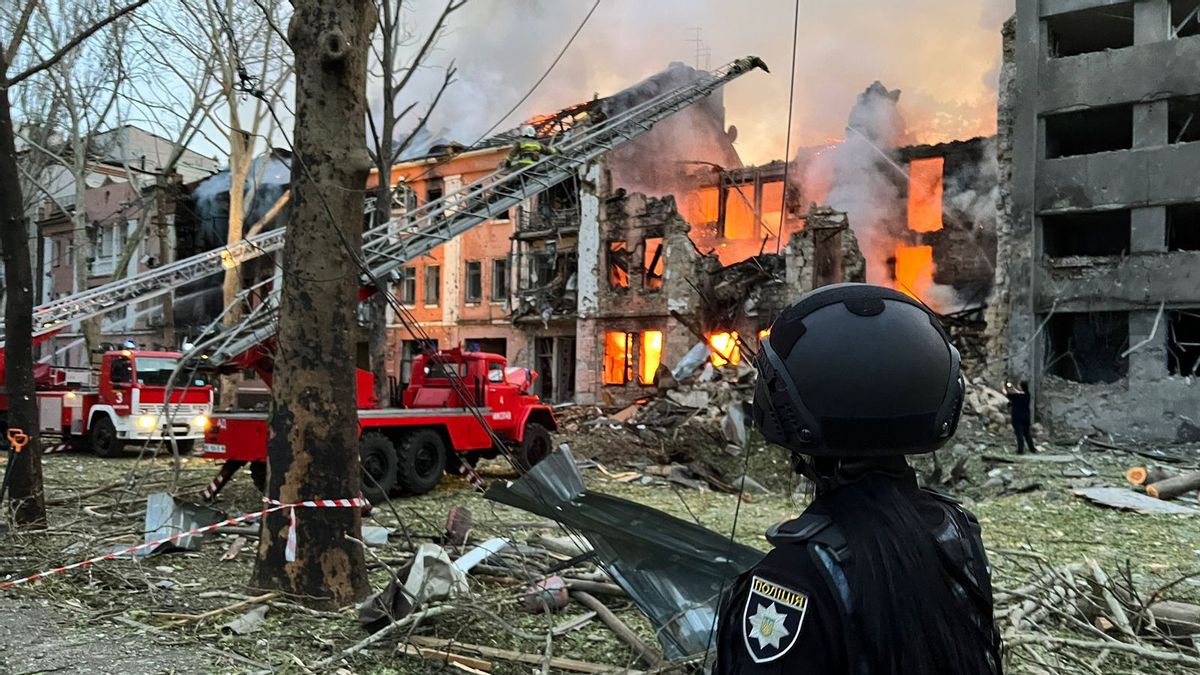 ウクライナの港湾都市に対するロシアの攻撃で3人が死亡、中国領事館が損傷