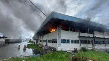 Police Arrest Two People In A Burned Fish Warehouse In Muara Baru