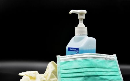 Perjalanan COVID-19 di Indonesia, Masker dan Hand Sanitizer Sempat Jadi Barang Mewah