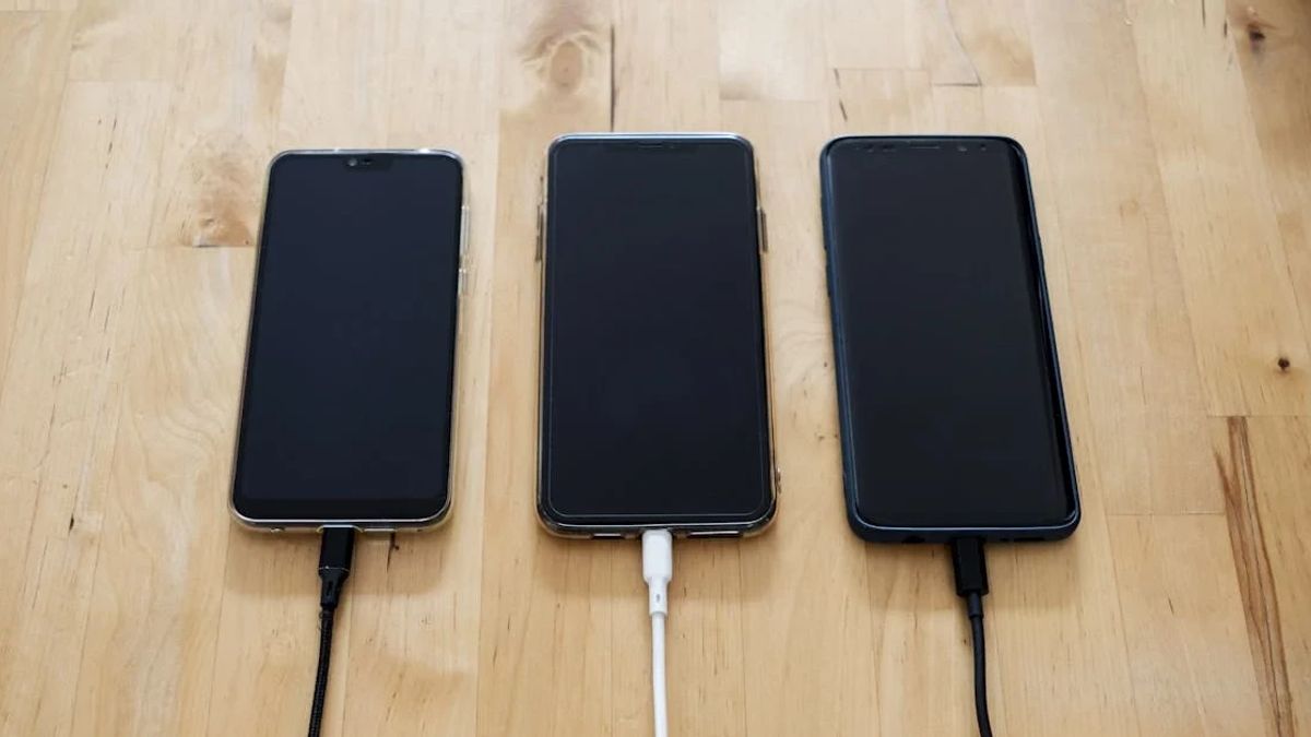 共有バッテリー充電トリックを備えた驚くべきiPhoneユーザー