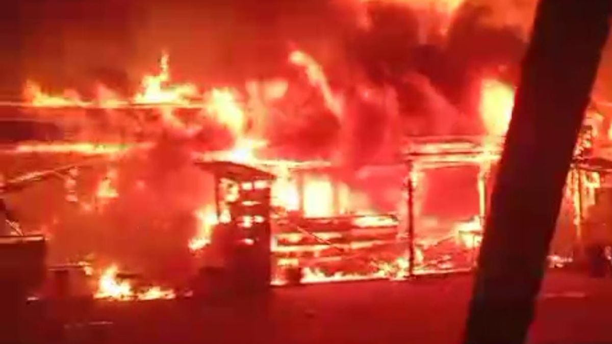 Api Hanguskan Kios Warga di Jalur Jelarai Raya, Pemicu Masih Diselidiki