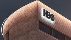 Cara Mengaktifkan dan Menonaktifkan <i>Subtitle</i> Film di HBO Max