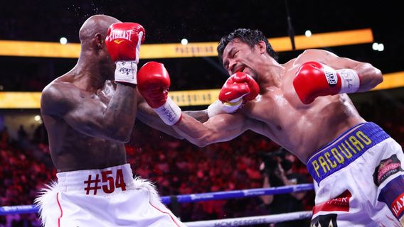 Pacquiao Tak Mampu Buka Mata Usai Kalah dari Ugas, Makan pun Disuapi Istri