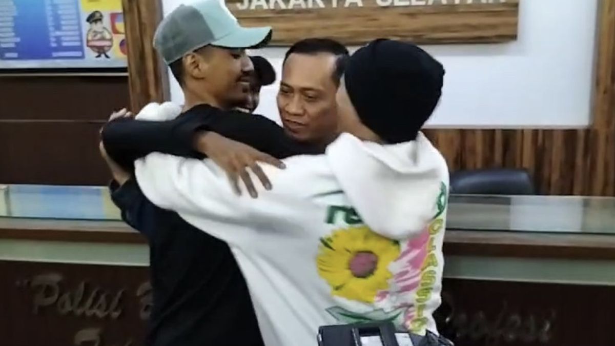 被拘留13天后,尼基塔·米尔扎尼(Nikita Mirzani)迫害印尼国民军成员的男友最终获释