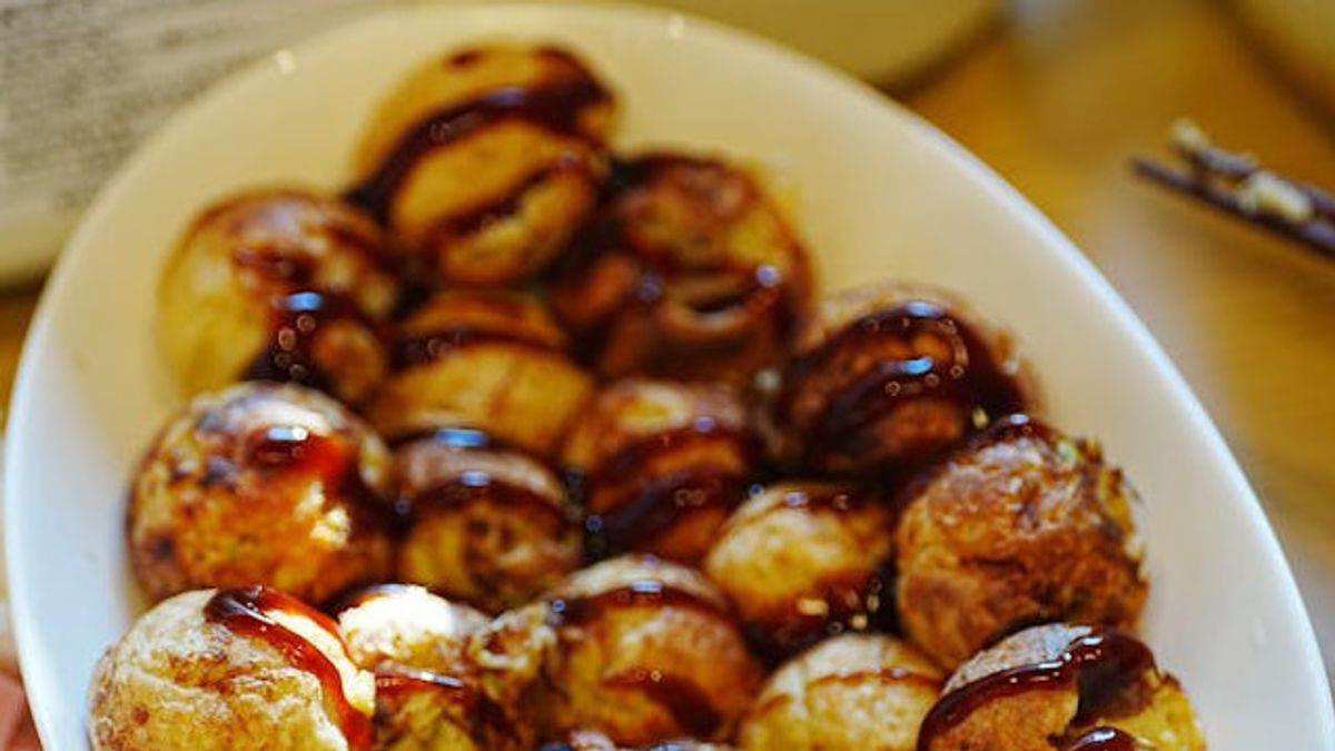 土曜日のリラックスした友人のための3大陸からのキャンディの種類の変動