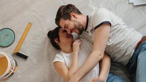 Tips Menggunakan Pelumas saat Bercinta agar Aktivitas Seksual Semakin Menggairahkan