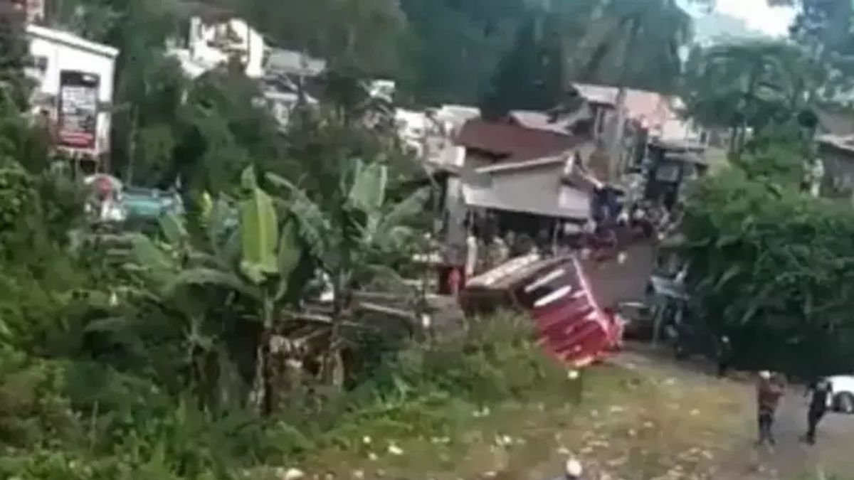 Ditinggalkan Supir, Penyebab Bus Pariwisata di Tegal Terperosok ke Sungai