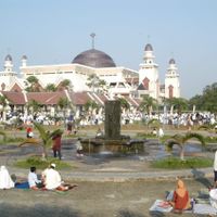 Masjid At-Tin: Bukti Cinta Keluarga Cendana kepada Ibu Tien