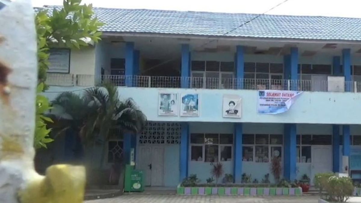 Many Students Get Flu And Coughs, SMP Negeri 1 Parigi Moutong Is Closed