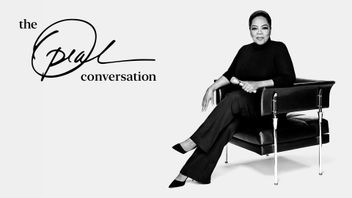 奥普拉·温弗瑞（Oprah Winfrey）主持了一场新电视节目《奥普拉对话》