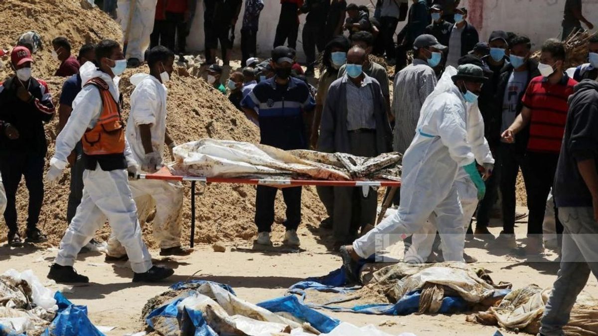가자 알 시파 병원에서 세 번째 대규모 무덤 발견, 시신 49구 대피