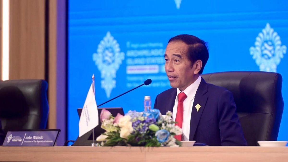Jokowi Reminds Volunteers, Don't Be Baper During The 2024 Election
