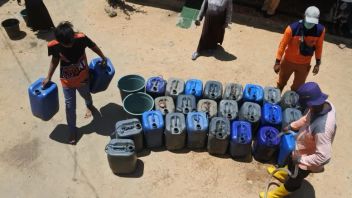 スマランの多くの小地区がエルニーニョの影響を受け、BPBDは100隻のきれいな水タンクを配布しました