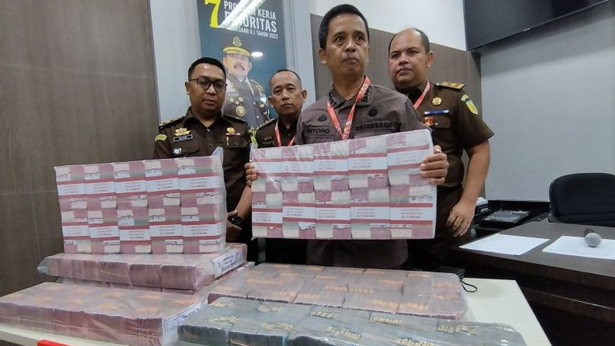 西爪哇总检察长从宗教部办公室的BOS资金腐败中获得65亿印尼盾的回报