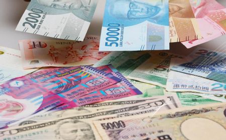 Masih Dibayangi Corona, Rupiah Senin Melemah ke Level Rp13.742 per Dolar AS