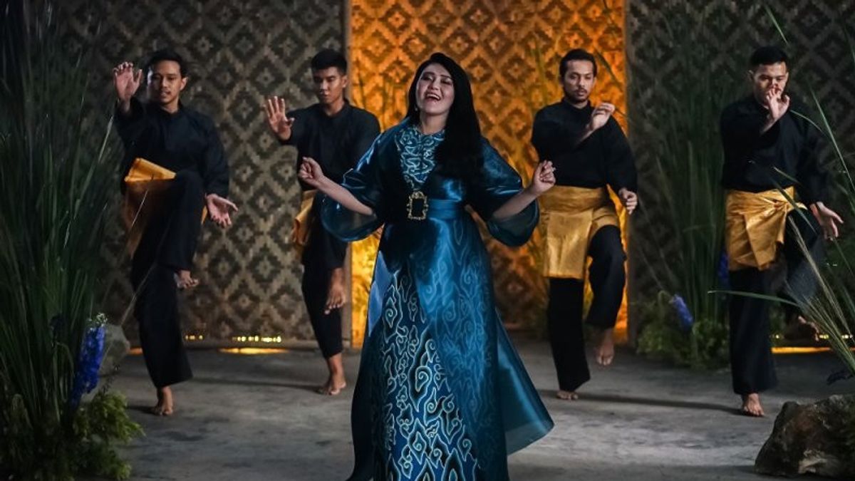 Via Vallen Nyanyikan Lagu Tema <i>Raya and the Last Dragon</i>, Video Klipnya Tampilkan Keragaman Budaya Indonesia