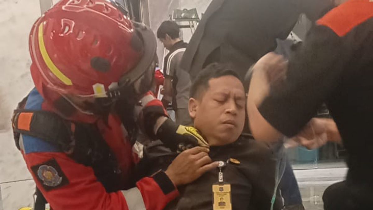 Belasan Orang Terjebak Lift di Gedung Pakuwon Jaksel, Satu Orang Alami Trauma