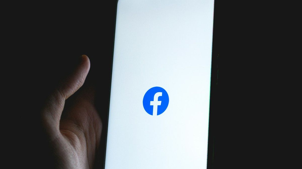 Meta AI Kini Bisa Sarankan Pengeditan Foto Langsung dari Aplikasi Facebook   