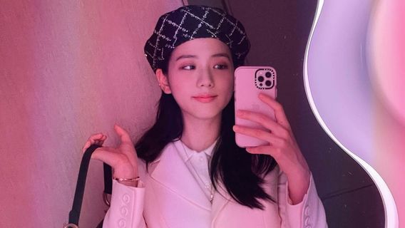 Frequently Upload Selfie Mirrors, Peek 10 Adorable Portraits Of Jisoo BLACKPINK