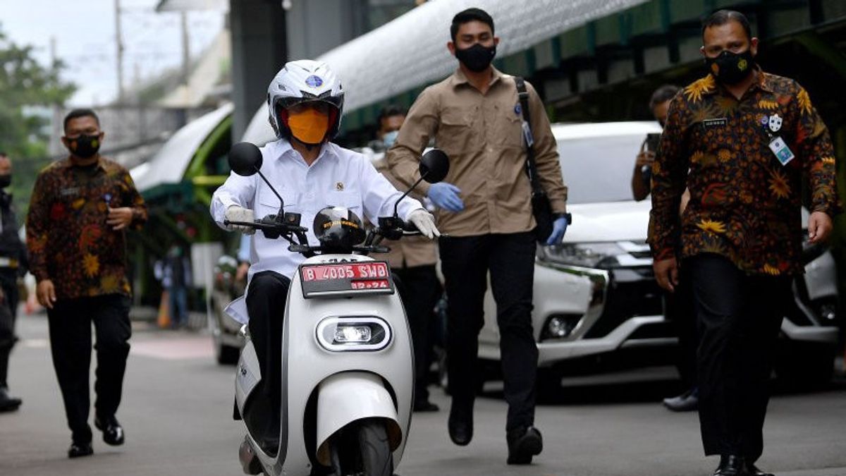 交通部允许7.585辆电动汽车在印度尼西亚运行