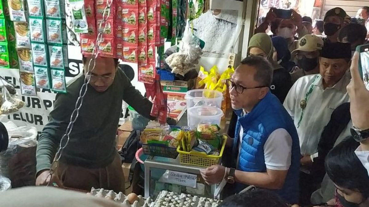 Mendag Zulhas Susun Aturan Minimarket Wajib Suplai Komoditas ke Warung Sekitar