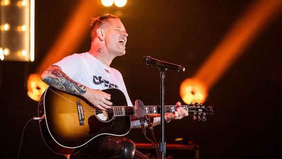 Corey Taylor Lepas Video Musik <i>Samantha's Gone</i>