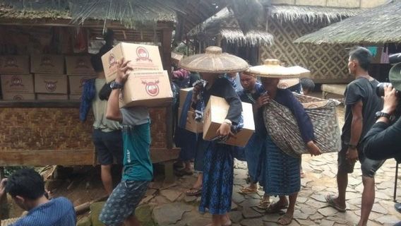 Pendapatan Turun Selama Pandemi, Warga Baduy Gembira Terima Bansos