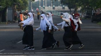 防止自由社交,区政府在Cianjur Ditambah指示小学SMA宗教课程时间