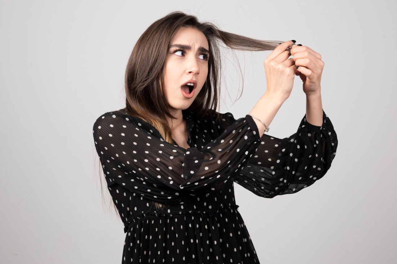 髪を分割しますか?これはそれを防ぎ、克服する方法です