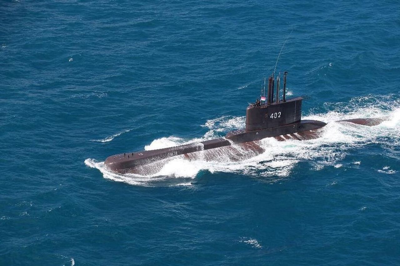 Children Of KRI Nanggala-402 Crew Receives Full Scholarships From The Minister Of Defense