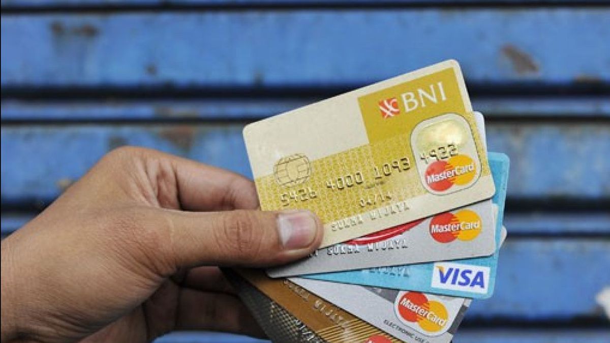 Use Of Slow Credit Cards, Signals The Economy Is Starting To Stall?