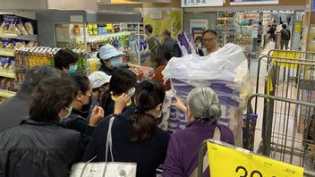 Hong Kong Sets COVID-19 Infection Record: Government Votes Zero-COVID, Citizens Fight For Vegetables