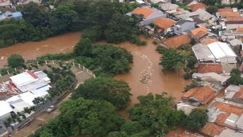 Jakarta Inondations, Ordures Dans La Rivière Ciliwung Atteint 272 Mètres Carrés