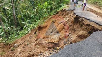Dozens Of Houses In Pacitan Damaged By Landslides