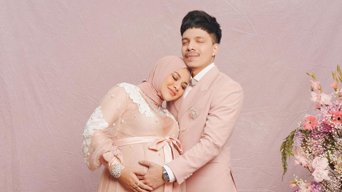 Netizens Protest Against His Father's Suggestion Of A Normal Birth, Atta Halilintar Is Wiser In Waiting For Aurel Hermansyah's Delivery