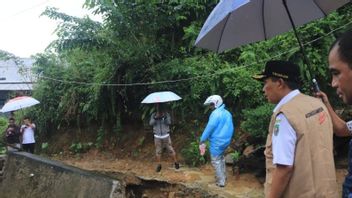 许多洪水和山体滑坡，安汶市政府专注于处理灾难