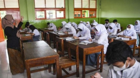 DIY Local Government Not Playing In Case Of Students Forced To Wear Hijabs, Will Prepare Sanctions If SMAN 1 Is Proved Guilty