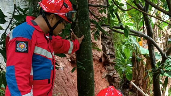 Ngeri! Pergerakan Tanah di Cipayung Jaktim, Rumah Warga Retak