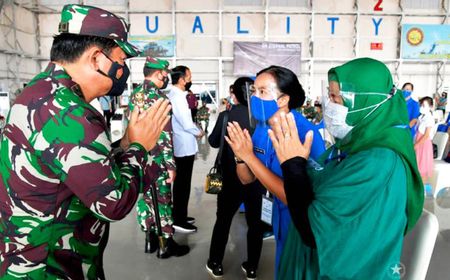 Panglima TNI Dampingi Presiden Jokowi Silaturahmi dengan Keluarga Prajurit KRI Nanggala 402