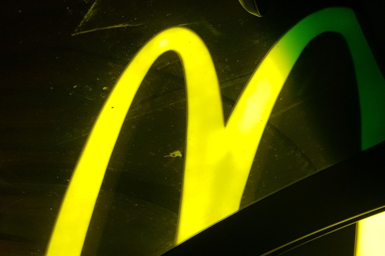 マクドナルド・シンガポールにおけるコロナ事件のタイムラインと影響
