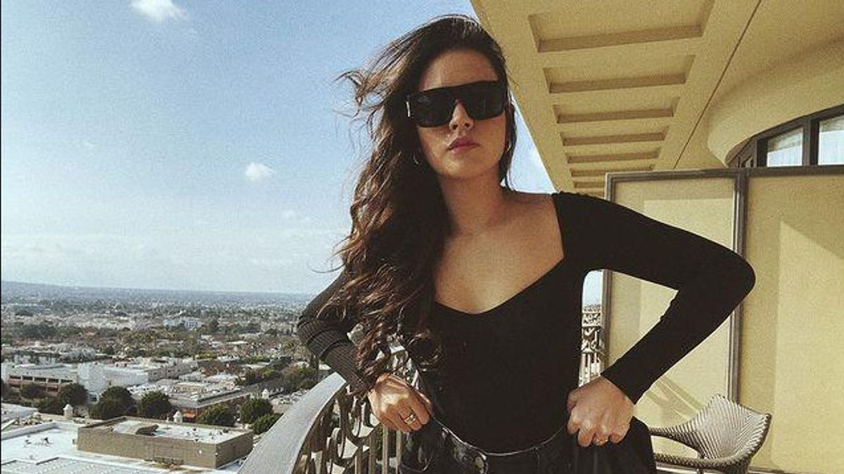 7 Fashionable OOTD Portraits Of Raisa Andriana During Her Vacation In America