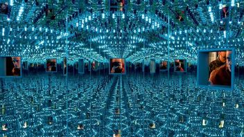 Le Large Musée En Ligne Visite Une Nouvelle Façon De Profiter Infinity Mirrored Chambre