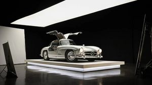 Mercedes-Benz 300SL Gullwing Langka Baru Saja Terjual Rp21,8 Miliar, Punya Kisah Mesin Balap Legendaris
