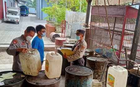 Minyak Goreng Curah Masih Langka di Jember