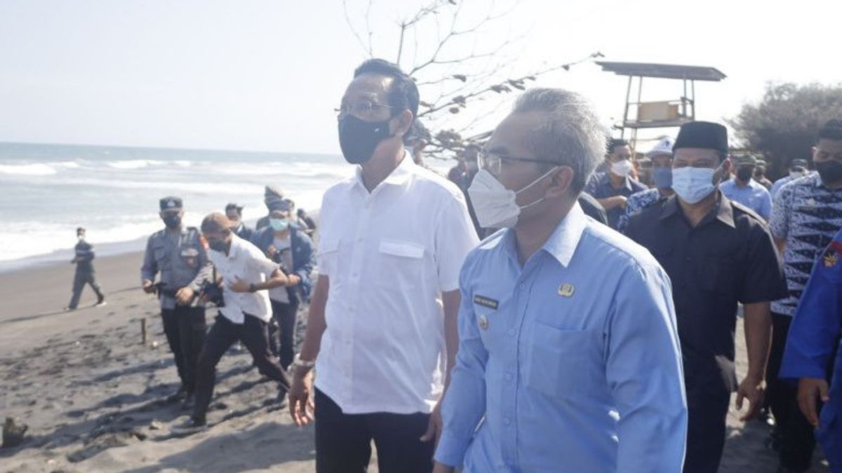 The DIY Regional Government Will Reorganize The Depok Beach Tourism Area Which Was Hit By High Waves