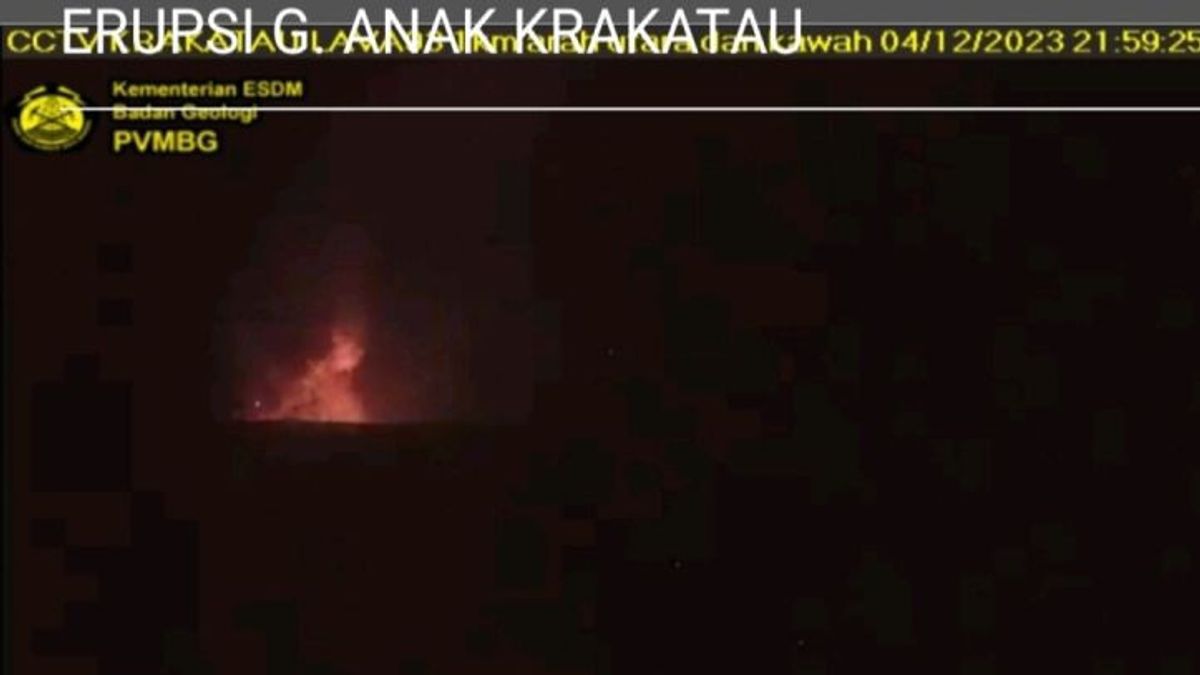 Gunung Anak Krakatau Kembali Erupsi Malam Ini