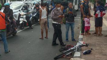骑自行车的人在Pasar Minggu被公共汽车杀死，这是Transjakarta澄清