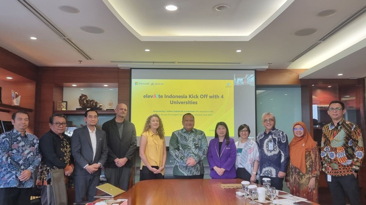 ترحيب Microsoft BINUS و Telkom University و UB و UGM في برنامج التدريب الذكاء الاصطناعي elevAIte